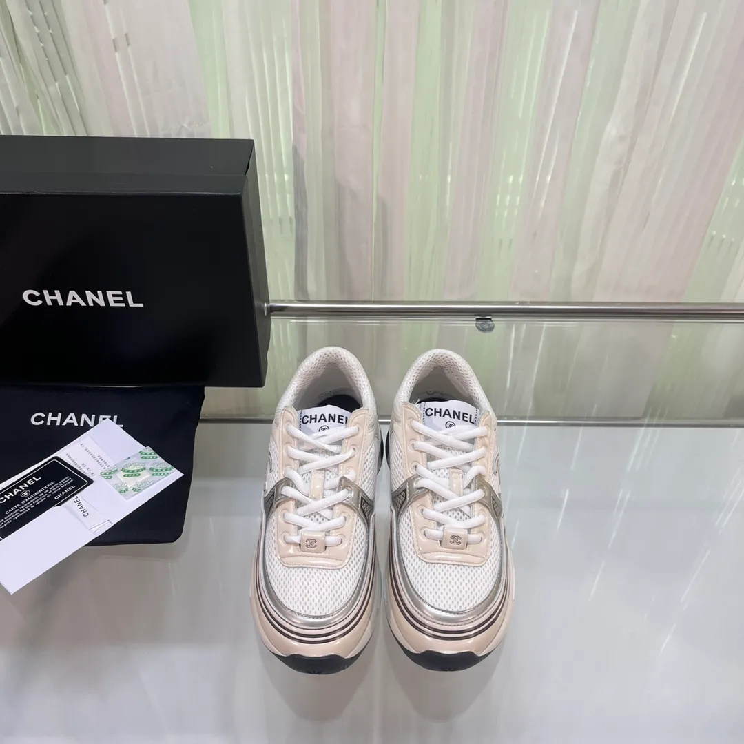 👟👟Ex-factory price 640👟👟 Latest 5 colors! Super pretty! 2023 super popular Chanel Chanel 23C King of Horns series casual sports shoes, incomparably beautiful and easy to wear, absolute fairy style, very light, super soft inside, super comfortable, breathable upper design, high-end color matching, versatile, must-have model of the year, upper: cowhide and cloth stitching, original craftsmanship, lining: breathable mesh, original foam combination outsole, size: 35-45